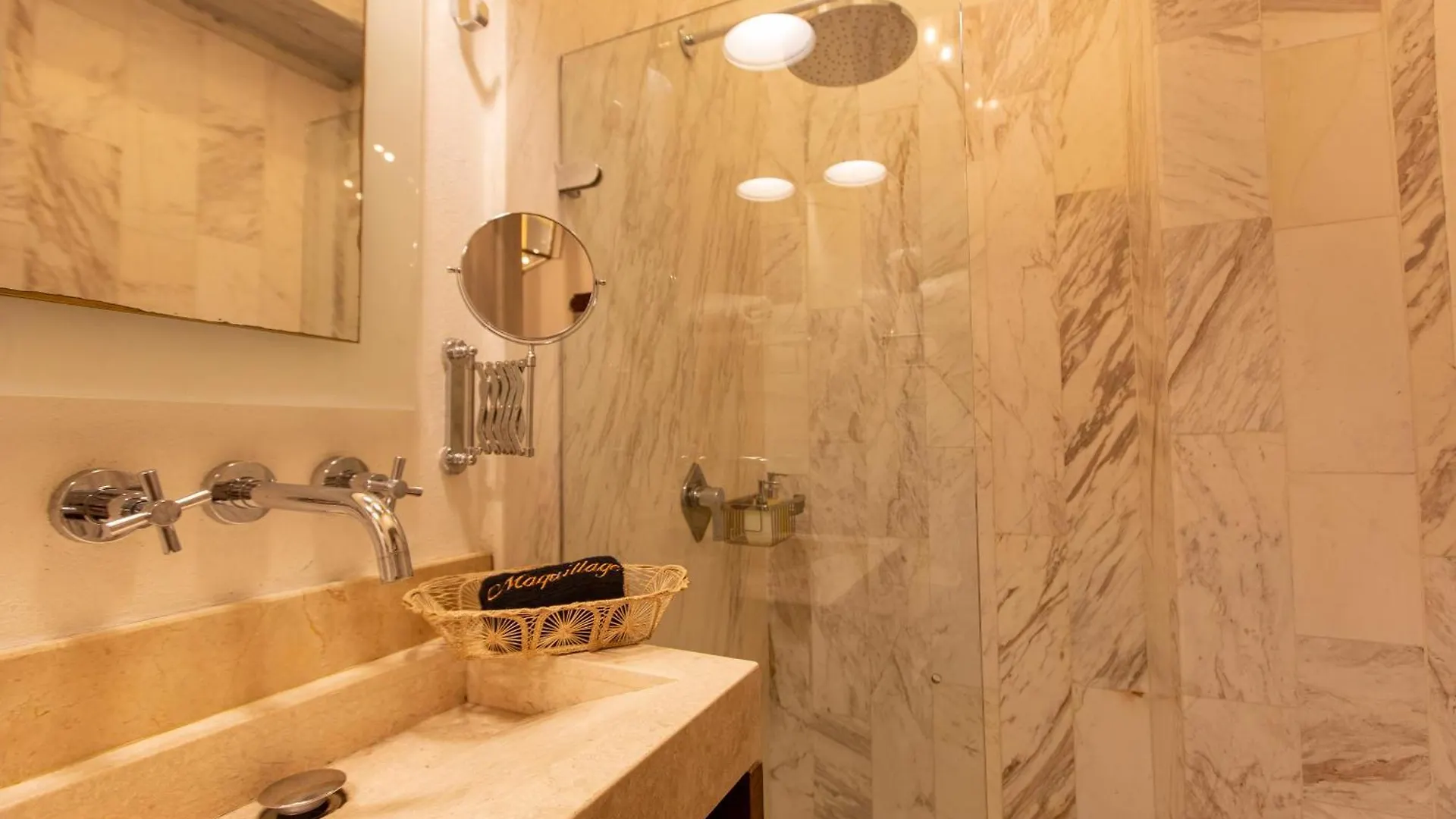 Leones De Alba Hotel Boutique Cartagena